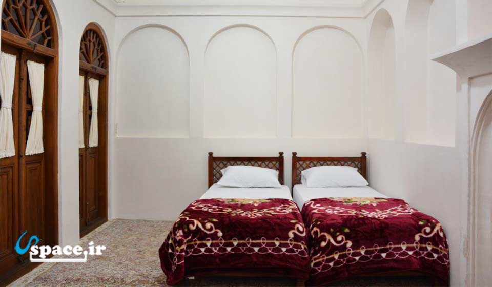 اتاق 2 تخته هتل سنتی شاسوسا - کاشان - اصفهان