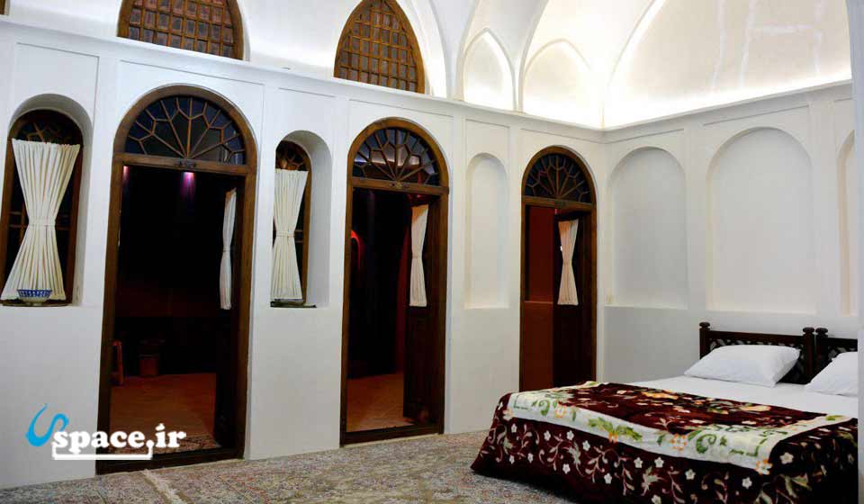 اتاق هتل سنتی شاسوسا - کاشان - اصفهان