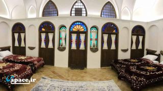 اتاق 4 تخته هتل سنتی شاسوسا - کاشان - اصفهان